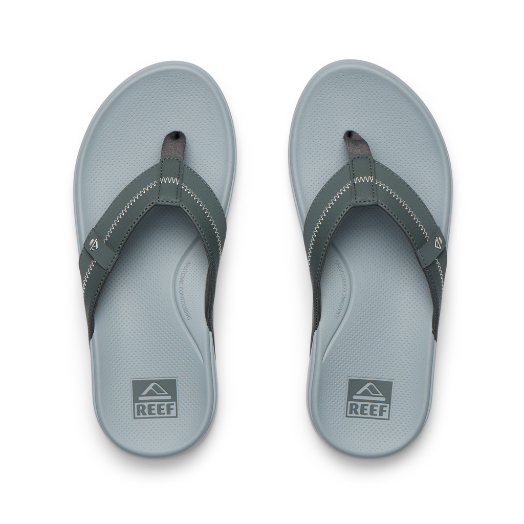 Top-down view of the Cushion Phantom 2.0 men's sandals in ash grey, featuring soft-rebound cushioning and anatomical arch support.